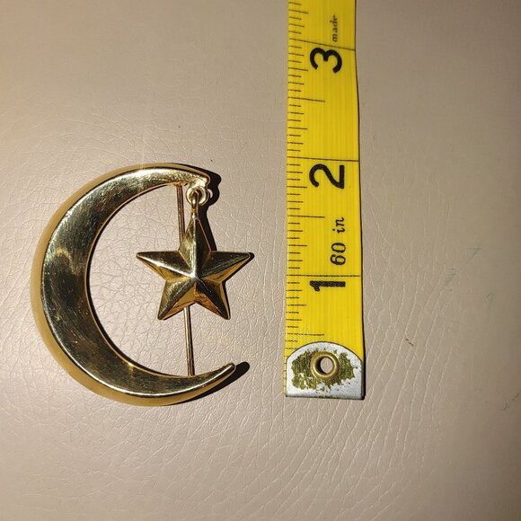 Vittorio Gold Tone Brooch Pin Vintage Crescent Moon Dangling Star Celestial - Picture 5 of 9